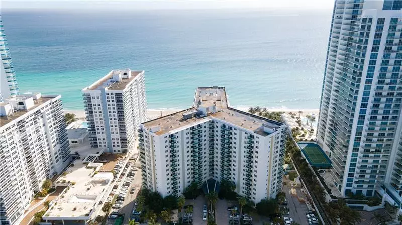 Hollywood, FL 33019,3001 S Ocean  #443