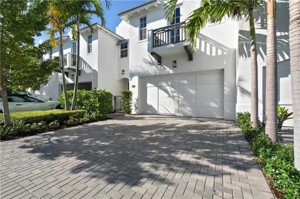 Delray Beach, FL 33483,910 Hamilton Ln  #910