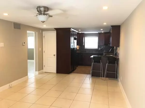 Fort Lauderdale, FL 33316,1000 SE 15th St  #106