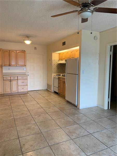 Coral Springs, FL 33065,2700 Riverside Dr  #304-B