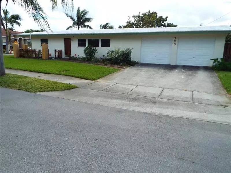 708 SE 4th St, Deerfield Beach, FL 33441