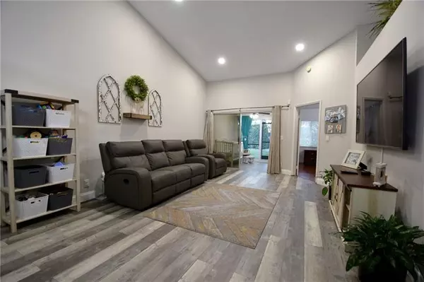 Tamarac, FL 33321,6060 NW 90th Ave  #6060