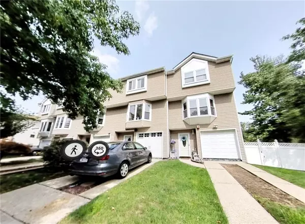 607 Naughton AVE #25A2, Staten  Island, NY 10305