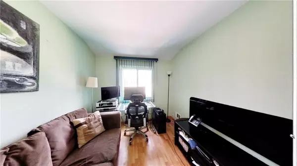 Staten Island, NY 10305,607 Naughton AVE #25A2