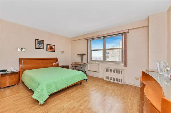 Brooklyn, NY 11224,440 Neptune AVE #18A