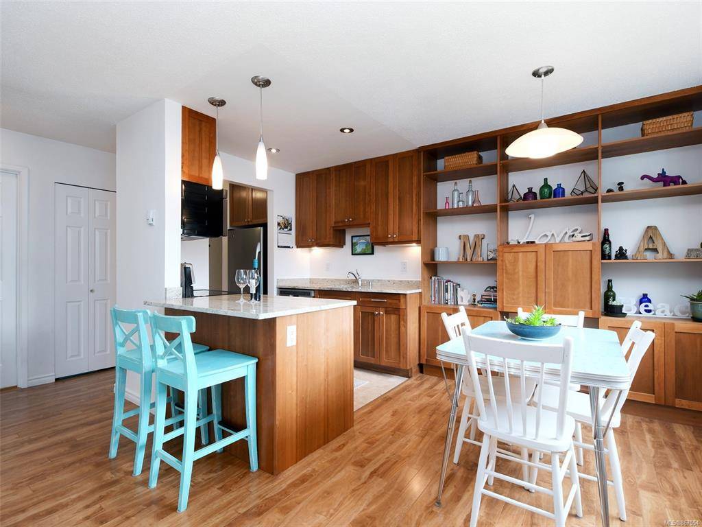 Victoria, BC V9A 1P5,2930 Washington Ave #230