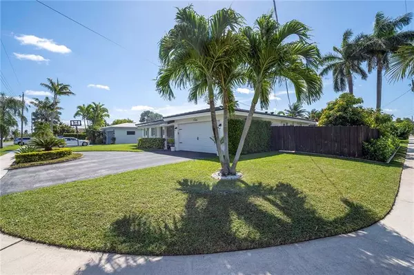 Pompano Beach, FL 33060,140 SE 3RD CT