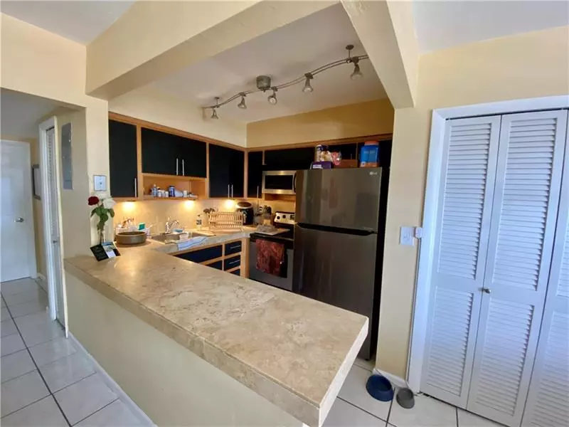 4050 NE 12th Ter  #20-1, Oakland Park, FL 33334