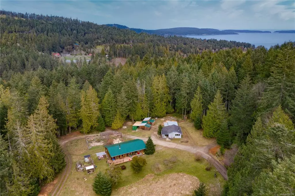 Pender Island, BC V0N 2M1,3306 Amies Rd