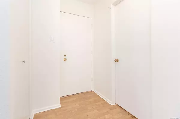 Oak Bay, BC V8S 3G6,2100 Granite St #111