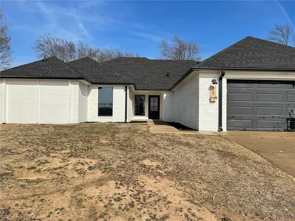 25 Crown Point, Shawnee, OK 74804