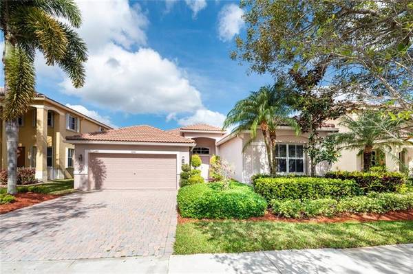 1030 Sunflower Cir, Weston, FL 33327