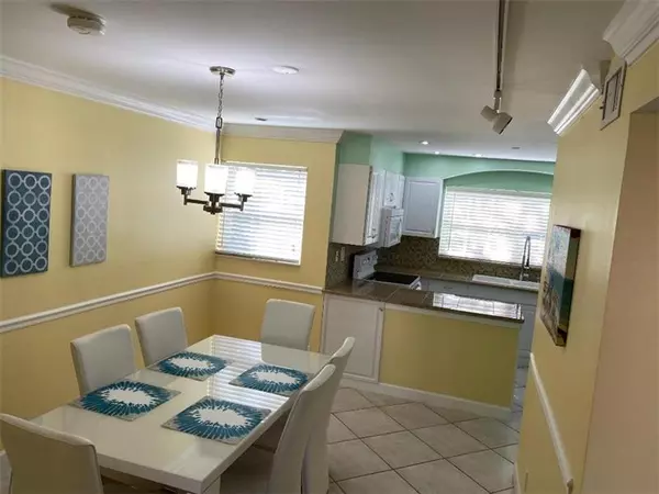 Wilton Manors, FL 33305,663 Kensington Pl  #102B