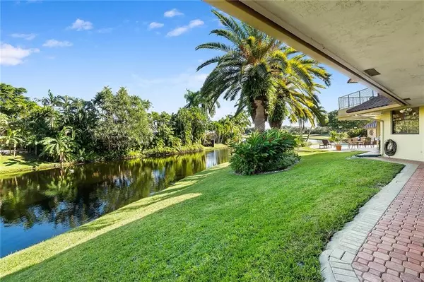 Plantation, FL 33324,920 Coco Plum Way