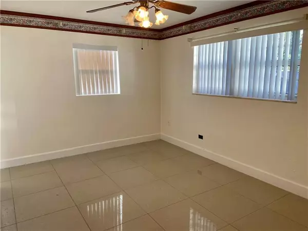 Pembroke Pines, FL 33023,6961 SW 5th St