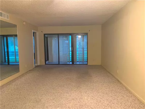 Pompano Beach, FL 33069,2324 S Cypress Bend Dr  #212