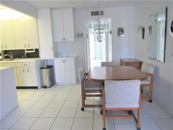 Deerfield Beach, FL 33442,2150 Cambridge G  #2150