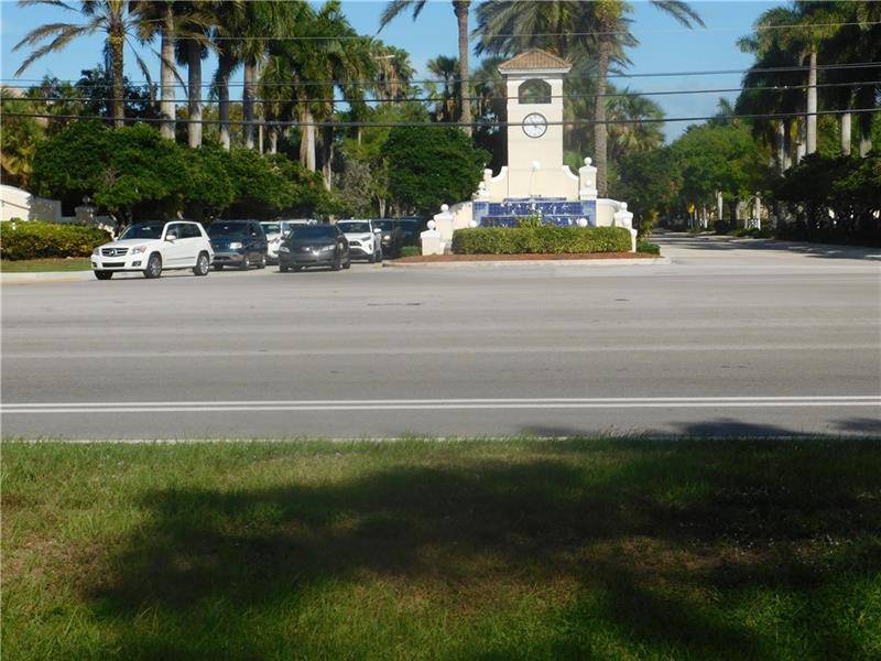 5341 Flamingo Pl, Coconut Creek, FL 33073