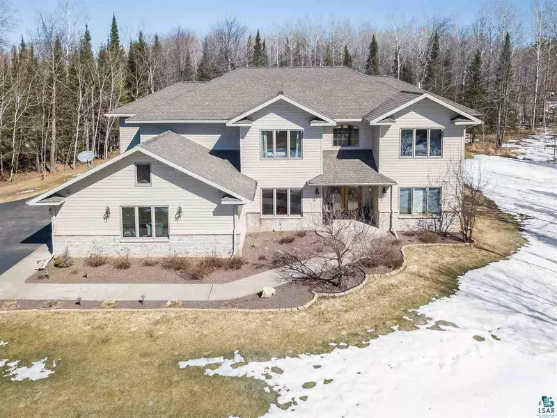 10 Beth Ann Dr, Esko, MN 55733