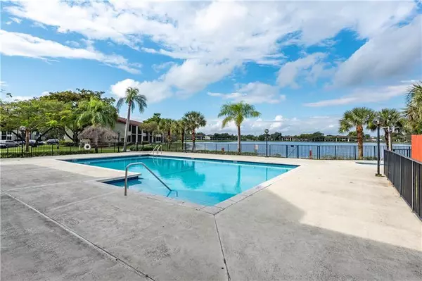 Oakland Park, FL 33309,216 Lake Pointe Dr  #225