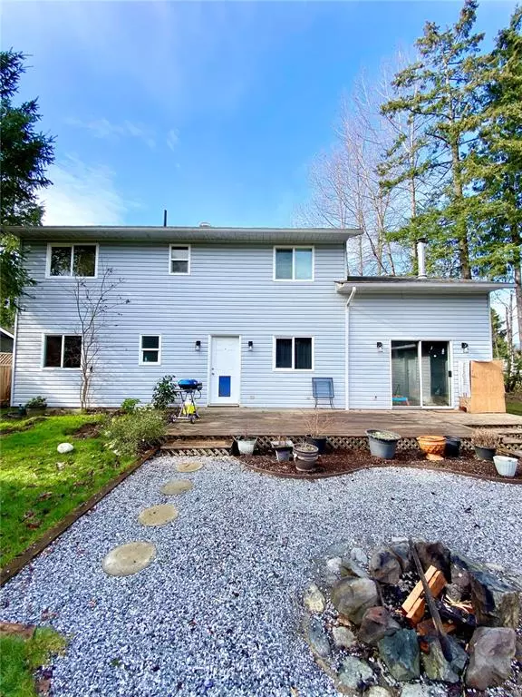 Hilliers, BC V9K 1V8,936 Poplar Way