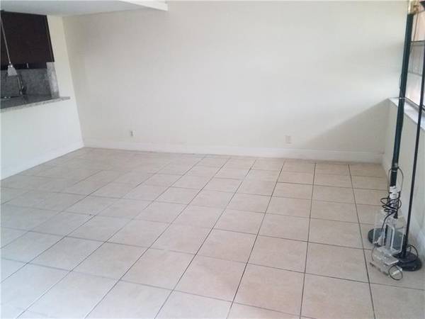 Lauderdale Lakes, FL 33311,3734 NW 21st St  #304