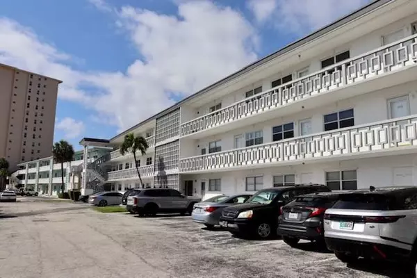 Hallandale Beach, FL 33009,467 Golden Isles Dr  #110