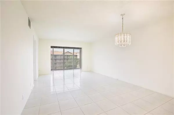 Pembroke Pines, FL 33027,650 SW 124th Ter  #403P