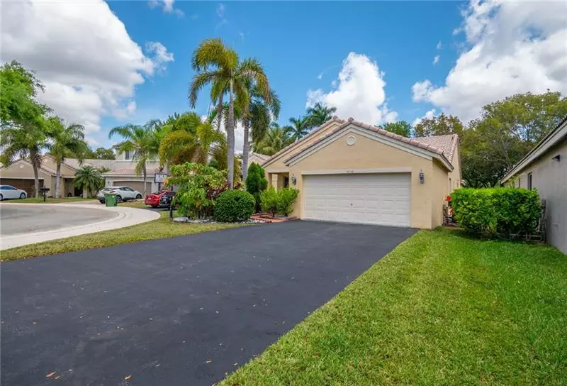 4048 Pine Ridge Ln, Weston, FL 33331