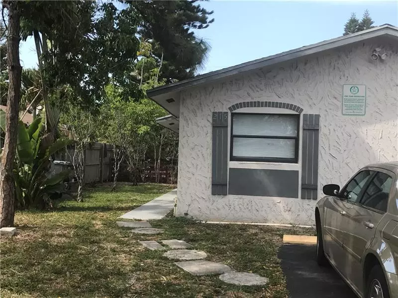 215 SW 1st Ct, Pompano Beach, FL 33060