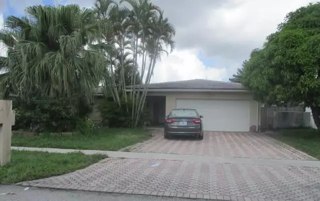 8205 NW 73rd Ter, Tamarac, FL 33321