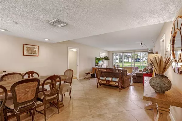 907 Cypress Terrace  #104, Pompano Beach, FL 33069