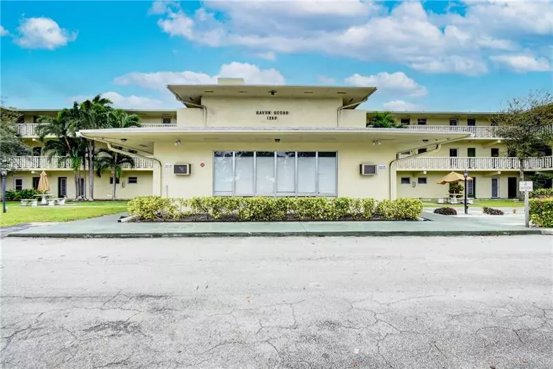 1350 E Sample Rd  #301, Pompano Beach, FL 33064