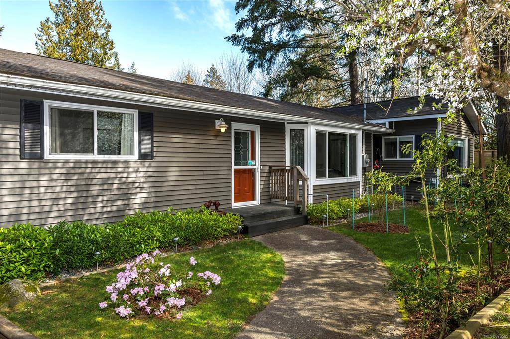 Salt Spring, BC V8K 1K2,230 Woodland Dr