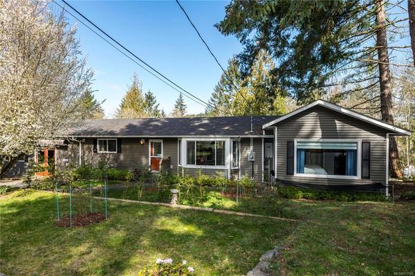 Salt Spring, BC V8K 1K2,230 Woodland Dr