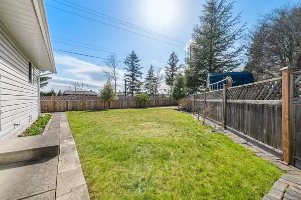 Comox, BC V9M 3P8,2105 Pemberton Pl