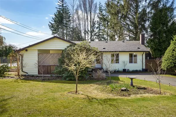 Comox, BC V9M 1L8,2107 Gull Ave