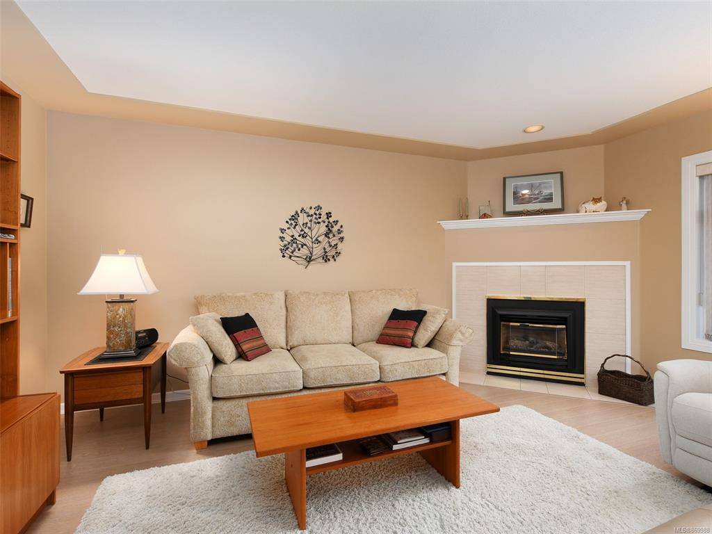 Sidney, BC V8L 3H6,10471 Resthaven Dr #3