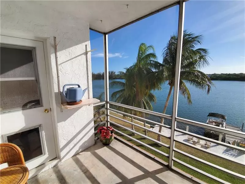 4311 Crystal Lake Dr  #314, Deerfield Beach, FL 33064