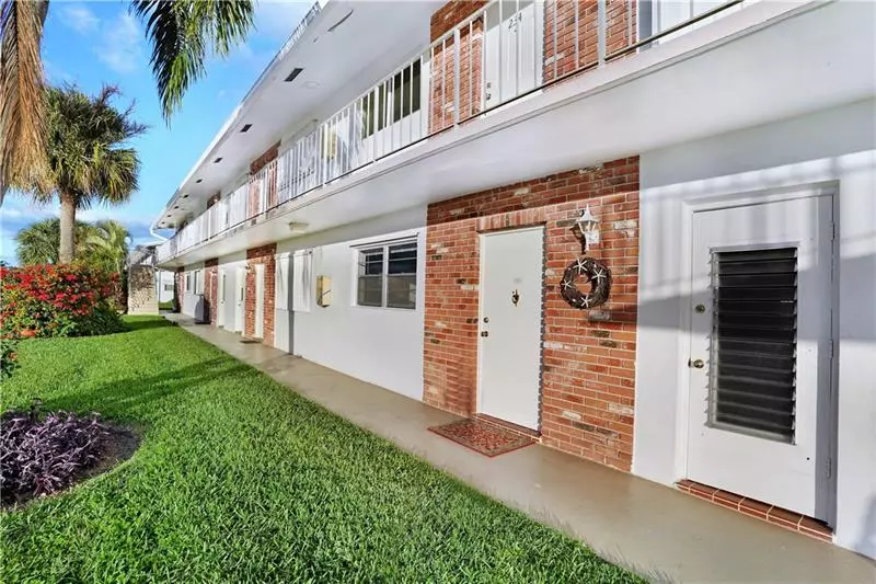 Pompano Beach, FL 33064,2750 W Golf Blvd  #134