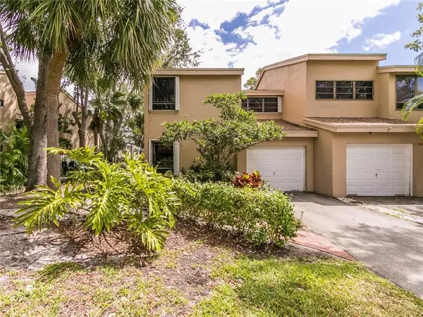 Plantation, FL 33324,9890 Fairway Cove Ln