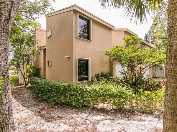 Plantation, FL 33324,9890 Fairway Cove Ln