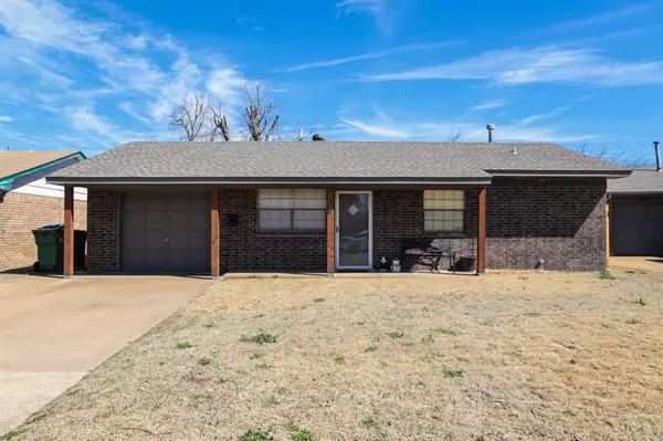 805 Spruce Drive, Yukon, OK 73099