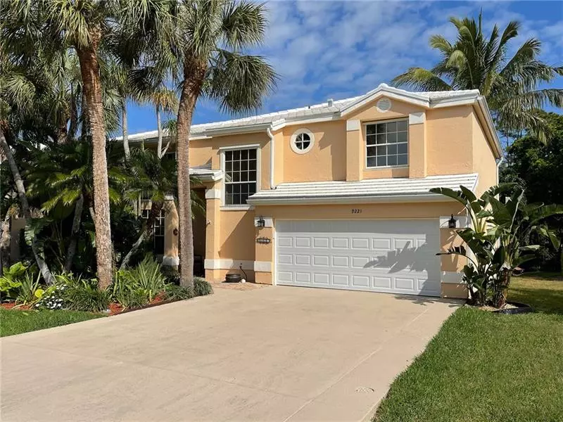 9221 SE Woods End Pl, Jupiter, FL 33469