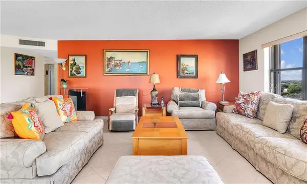 Lauderdale By The Sea, FL 33308,5100 N Ocean Blvd  #818