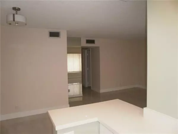 Pompano Beach, FL 33060,1971 SE 5th Ct  #103E