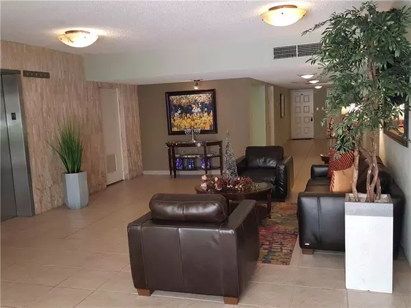 Pompano Beach, FL 33069,805 Cypress Blvd  #512