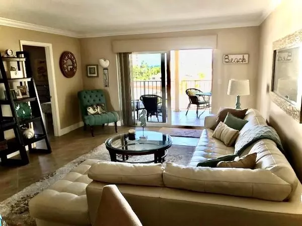 Lauderdale By The Sea, FL 33308,4629 Poinciana St  #521