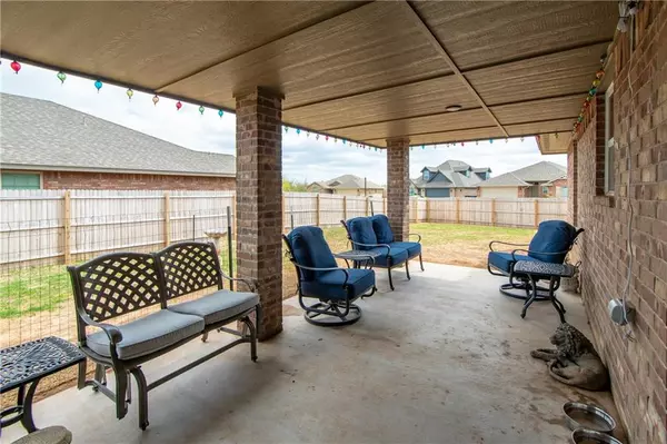 Yukon, OK 73099,1208 Hickory Creek Drive