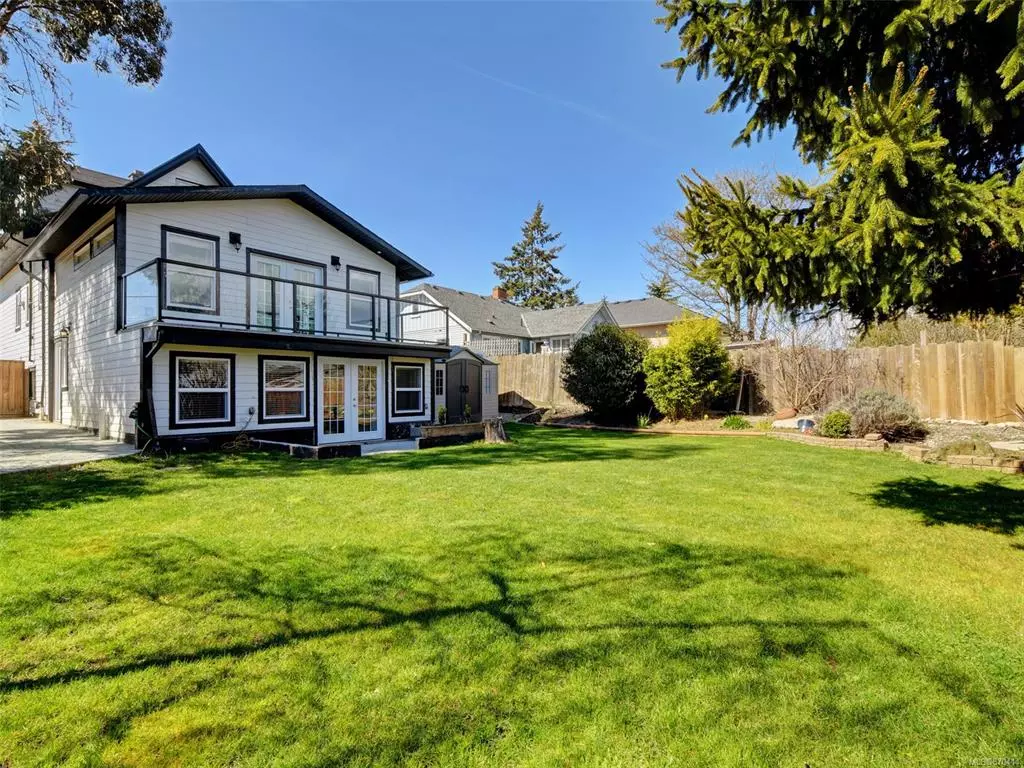 Saanich, BC V9A 1K4,370 Obed Ave